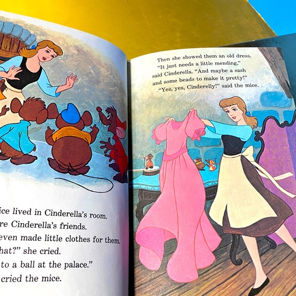 WALT DISNEY’S CINDERELLA VTG 1974 CLASSIC COLLECTIBLE HARDCOVER STORYBOOK - Picture 5 of 16